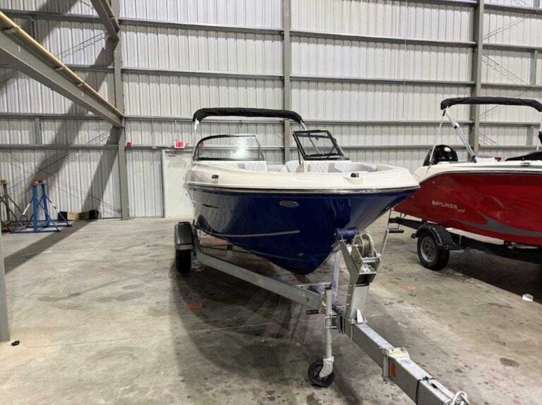 2025 Bayliner VR4 US-BLBX3242D525 [photo 3]